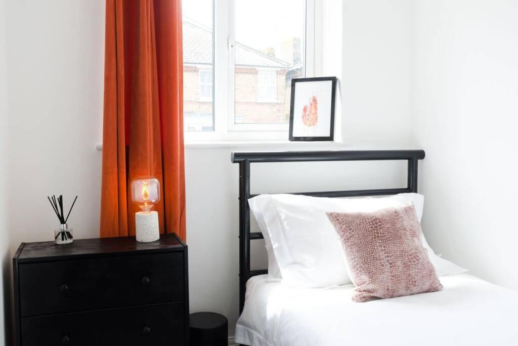 Chic Beach Getaway Margate Bagian luar foto